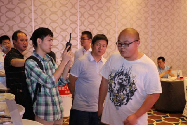 用戶現(xiàn)場體驗與交流